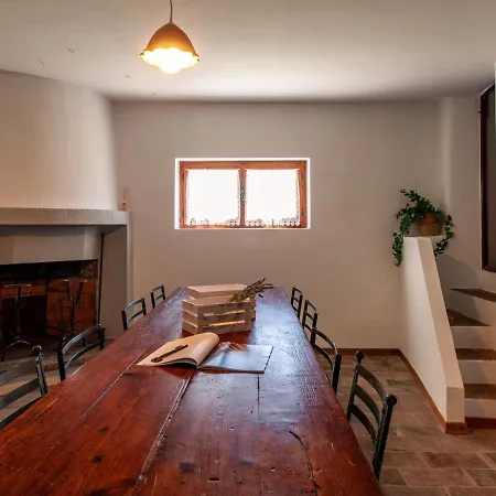 別荘 Il Poggio, Casa Pietra ウンベルティデ