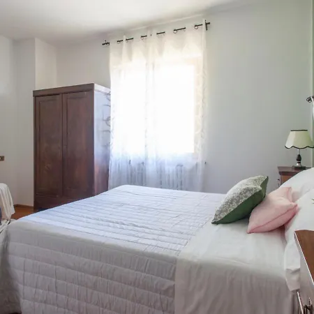 Il Poggio, Casa Pietra Умбертиде